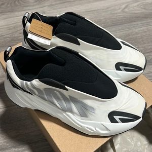 YEEZY 700 shoes